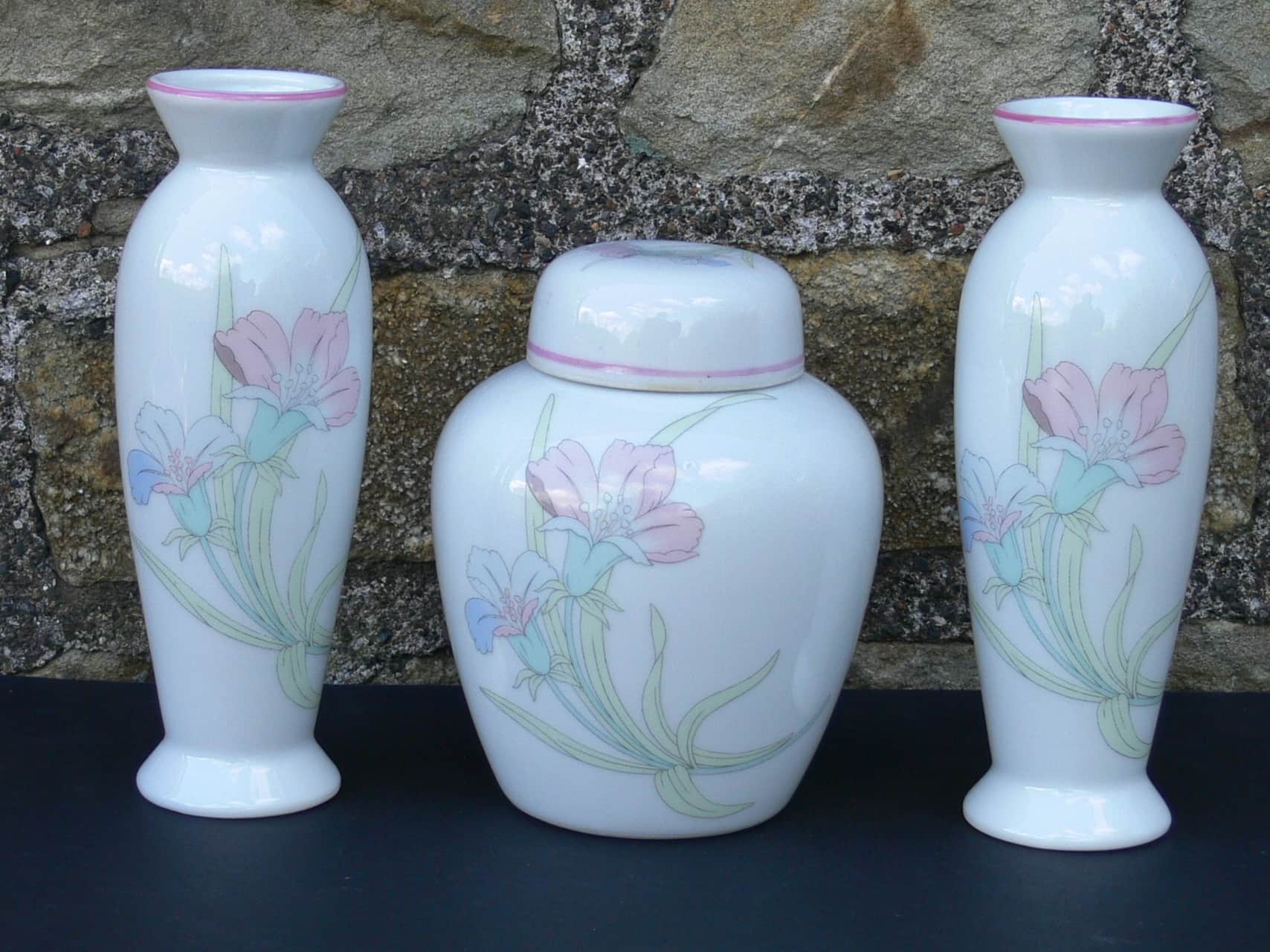 Vintage Japanese Iris Pattern Ginger Jar And Vases
